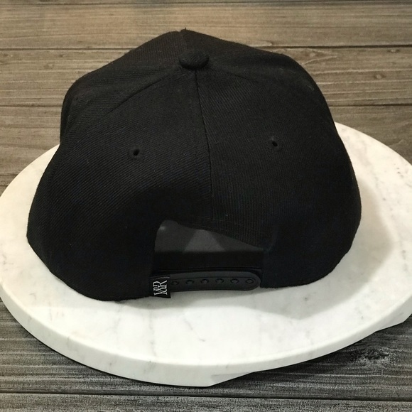 Men’s Young & Reckless OG Black Snapback Hat - Picture 3 of 5